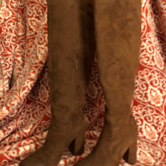 Suede knee high boots - Picture 5 of 6